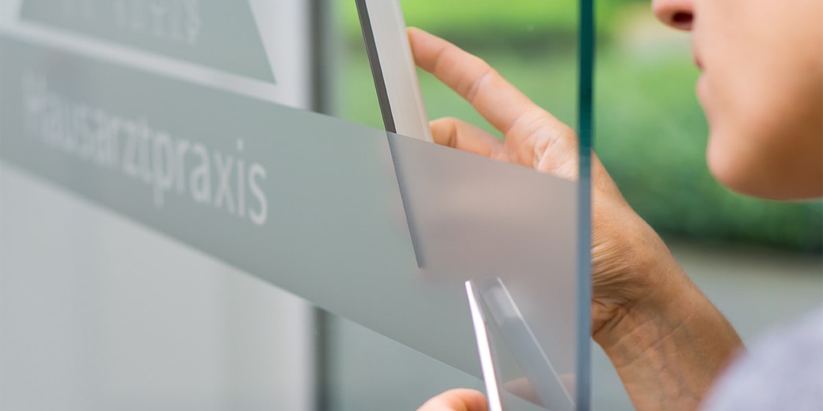 Silber lackierte Monitorrahmen